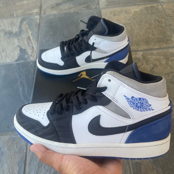 jordan 1 mid royal black toe